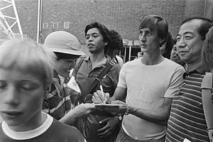 Johan Cruijff met Japanse fans