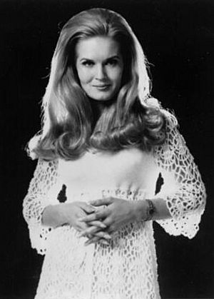 Lynn Anderson--Columbia Records.jpg