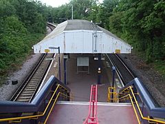 Sutton Common stn stairs.JPG