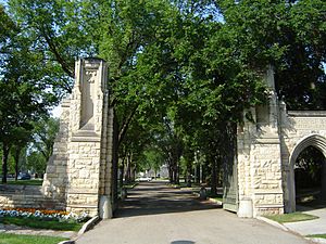 UofSMemorialGates-5