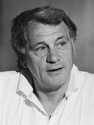 Anefo 934-2658, Bobby Robson, Netherlands, 14-06-1988.jpg