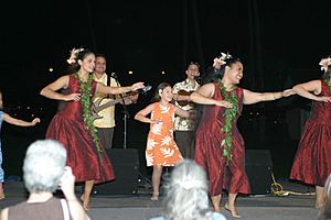 Kealii Reichel Hula Halau 2005 01