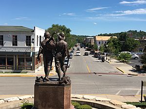 Tom and Huck statue Hannibal