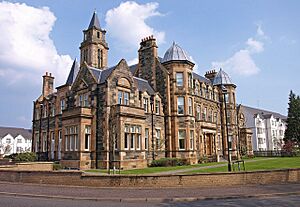 Apartments, Leverndale Hospital (geograph 2368885)