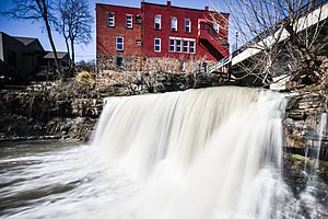 Chagrin Falls (26029209892).jpg