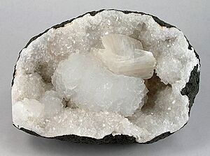 Goosecreekite-Heulandite-Ca-Quartz-indi-41a