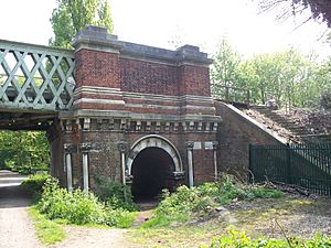 Kew Rail Bridge stonework