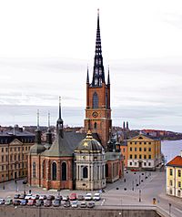 Rhkyrkan fr staden.jpg