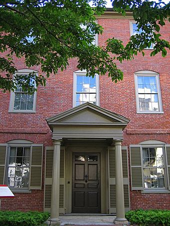 Wadsworth-Longfellow House Front.JPG