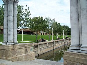 Lakeland Lake Mirror Promenade05