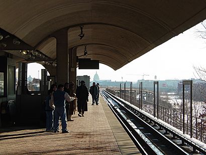 Rhode Island Ave-Brentwood Station.jpg