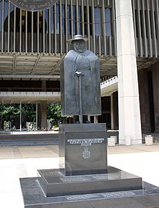 Statue of Father Damien 3