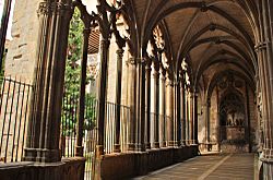 Claustro pamplona lateral oeste