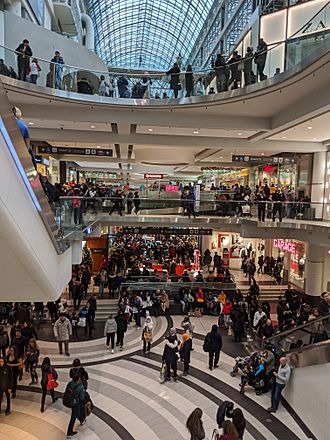 Eaton Centre Boxing Day, 2019.jpg