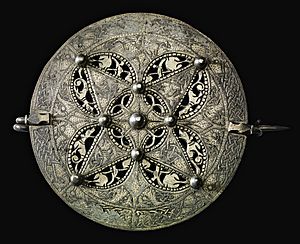 Largest Pentney disc brooch