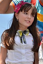 Larissa Manoela cropped