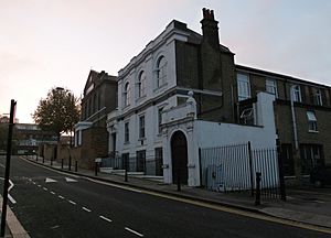 London-Woolwich, Calderwood St 03