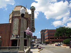 Paramount Theatre - panoramio