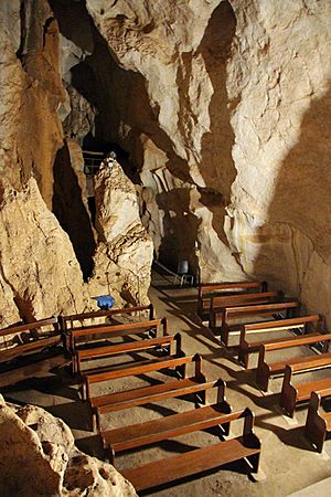 Cathedral Cave, Capricorn Caves