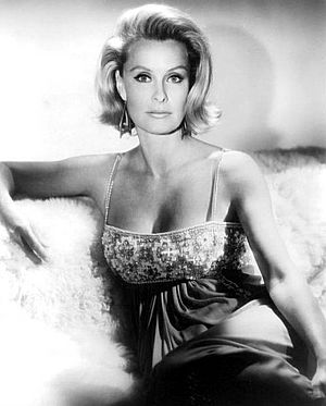 Dina Merrill 1968.JPG