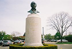 Garden City Station - Stewart Statue