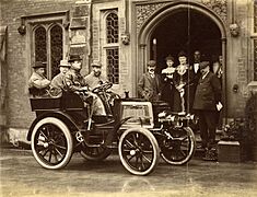 Panhard & Levassor autocar, C S Rolls driver and George V