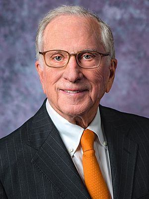 Sam Nunn portrait (cropped) (1).jpg