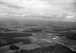 Sunset highway looking west towards Cedar Hills (Beaverton, Oregon Historical Photo Gallery) (153)