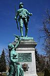 Victoria Park WWI statue06.jpg