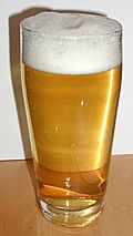 Helles im Glas-Helles (pale beer).jpg