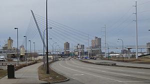 Hiawatha Bridge 01.JPG