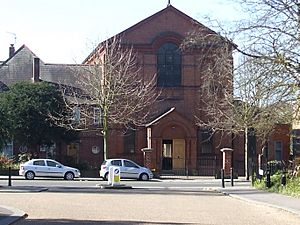 Sacred Heart RC Church, Teddington.JPG