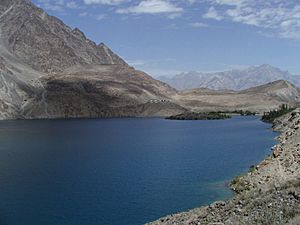 SatparaLakeSkardu1215