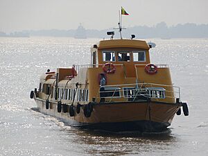 Yangon Water Bus (28165468177)