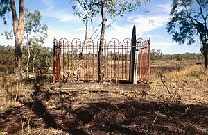 Hann Family Grave (1999).jpg