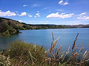 Lake Tutira.jpg