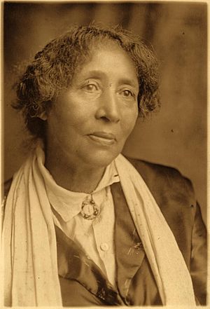 Lucy Parsons.1920.jpg