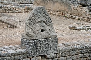 Saint-Rémy-de-Provence - Glanum sculpture