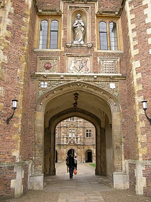 St John's College, Cambridge, second court 04