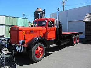 1946 Peterbilt (20522846663)