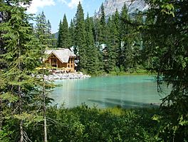 Emerald lake.jpg