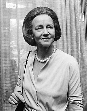 Katharine Graham 927-9432 (cropped retouched).jpg