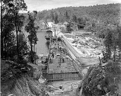 Mundaring Weir during construction