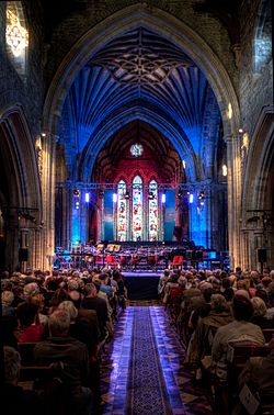 St Canices Cathedral nave.jpg