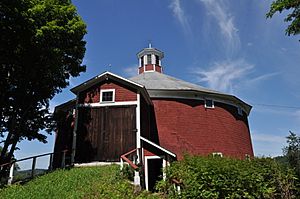 WaterfordVT WestViewFarm RoundBarn