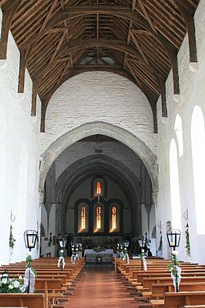 Ballintubber Abbey Nave 2007 08 12