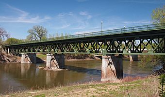 Holmes St Bridge.jpg