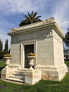 Marion Davies Grave