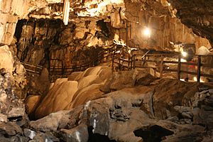 Pooles Cavern 2