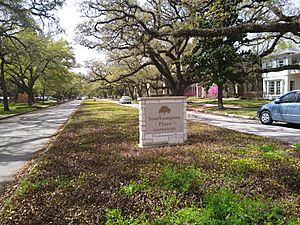 Southampton, Houston neighborhood sign